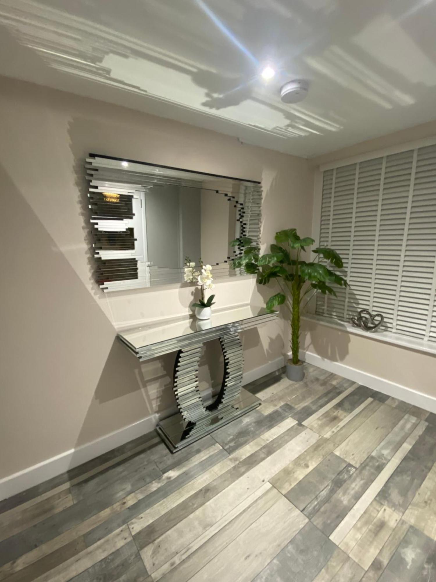 Rivendell Spacious Two Bedroom 1st Floor Flat Apartment